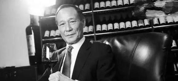 看看娱乐圈实力最强的有几个人，向华强第一，赵本山垫底！