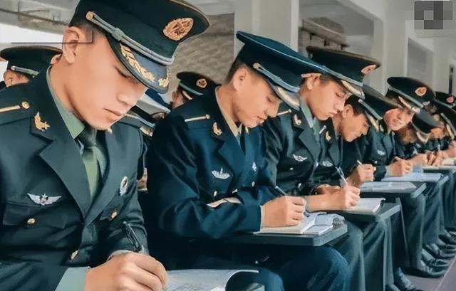 中国人民解放军国防科技大学(国防大学录取分数线)(2)