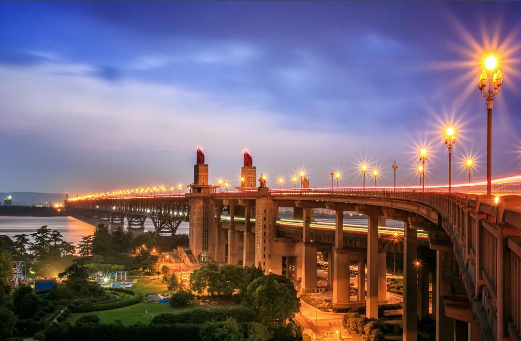 南京100强企业名单:南京钢铁第2,南京银行第8