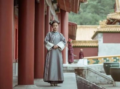 ​细数延禧攻略中魏璎珞的服装造型，图5奇丑无比，她却最喜欢！