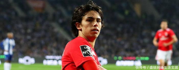 菲利克斯我想和C罗一起踢球，因为他是最伟大的球员