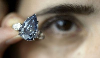 ​科普——彩色钻石之蓝钻（象征神秘、智慧、财富）