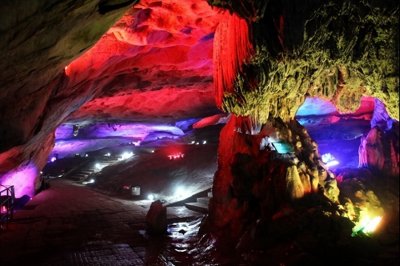 ​探秘金华双龙洞：大自然的鬼斧神工与历史文化交融