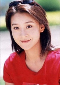 ​苗圃丈夫陈义红，娶小19岁的演员妻子，婚后生一男一女，幸福美满