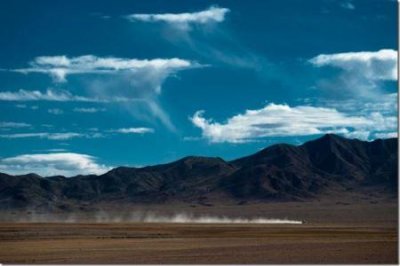 ​世界第一大淡水湖，是青海湖7倍，蕴藏3亿吨石油，曾属于中国