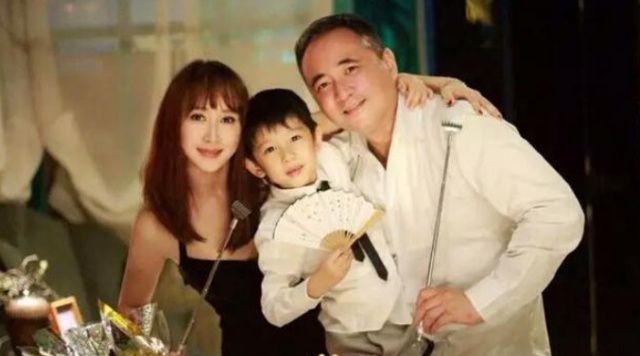 叫老婆已经过时了?听听富豪朱兆祥是怎么叫胡静的,真是甜到齁了