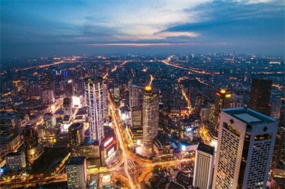 ​新街口是南京一个古老的地名，有着近百年历史的著名商圈