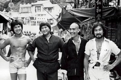 ​洪家班走出的8位明星，个个都是演技派，有人让人始终怀念