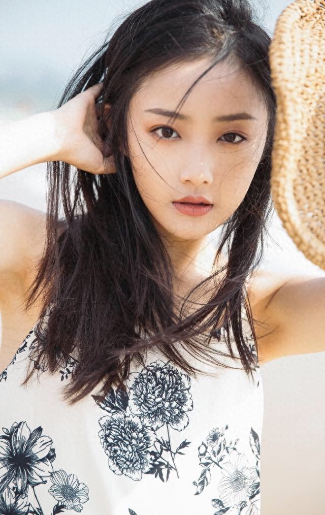 吴佳怡，95后女星，黑龙江哈尔滨人，清纯甜美