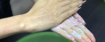 ​用冷水洗脸会长痘痘吗