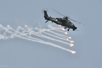 ​空降兵十五勇士惊天一跳：汶川救援历史影像再引致敬