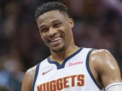 ​29分+10篮板+14助攻！历史第1！这就是掘金给威少680万合同的原因