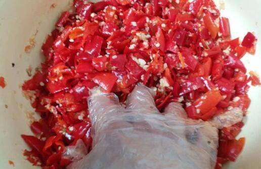 新鲜大红椒怎么腌好吃,新鲜红辣椒怎么腌制好吃图8