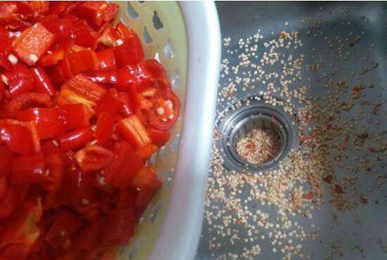 新鲜大红椒怎么腌好吃,新鲜红辣椒怎么腌制好吃图5