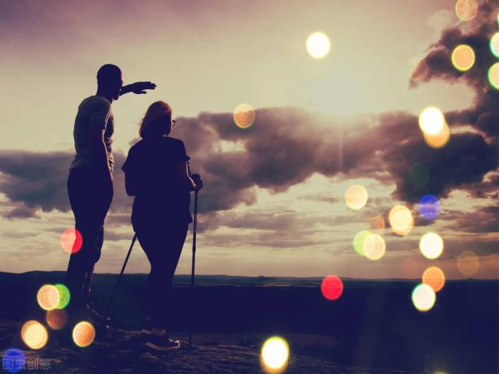 贫居依谷口下一句（贫居闹市无人问）