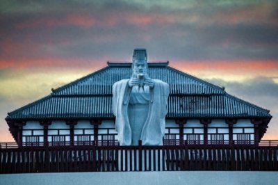 ​秦始皇的爷爷是谁？