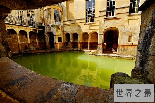 世界十大特色温泉排行榜，火山旁的地狱温泉你敢泡吗