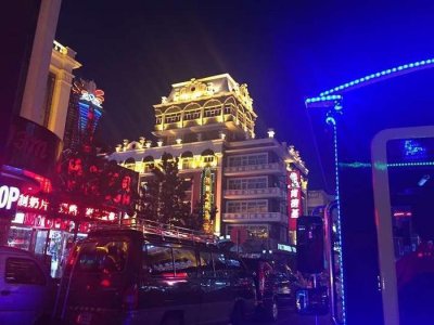 ​满洲里发生火灾引关注，我国最大的陆路口岸风情如何？