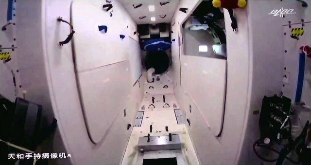 卫星发射后航天员怎么进入太空舱（问天实验舱床位布局曝光）(7)