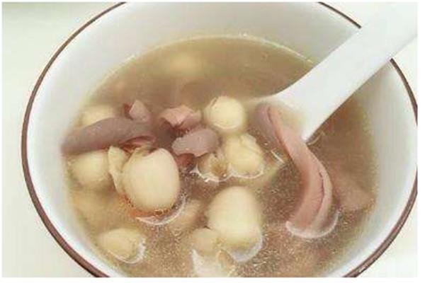莲子可以和梨一起煮吗 莲子和梨一起煮什么功效