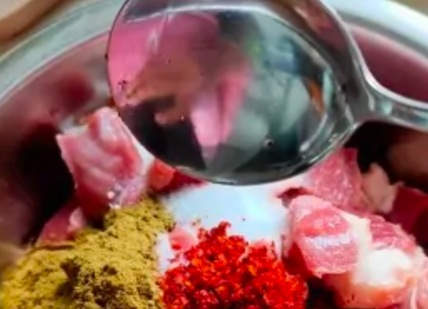 空气炸锅怎么烤羊肉,用空气炸锅烤羊肉串需要多长时间多少温度图4