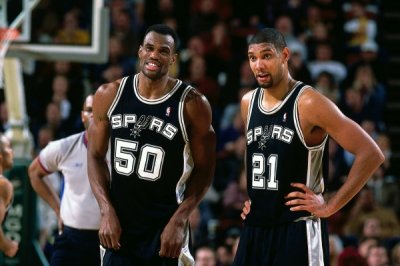 ​讲一讲曾经风靡NBA的“双塔组合”