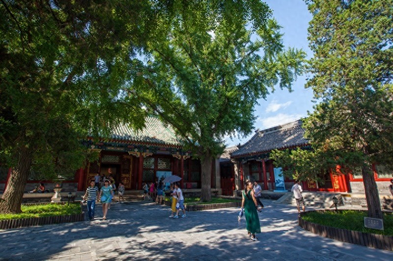 和珅的宅邸恭王府，一座恭王府，半部清代史，清代规模最大王府