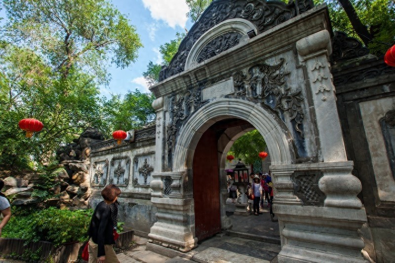 和珅的宅邸恭王府，一座恭王府，半部清代史，清代规模最大王府