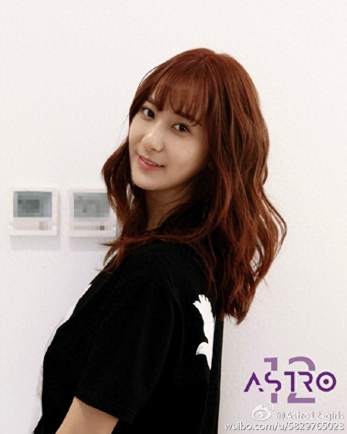 星座女团Astro12正式出道,百变风格总有一款适合你!