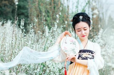 ​小说：一朝穿越古代，她调教夫君，顺便发家致富奔小康