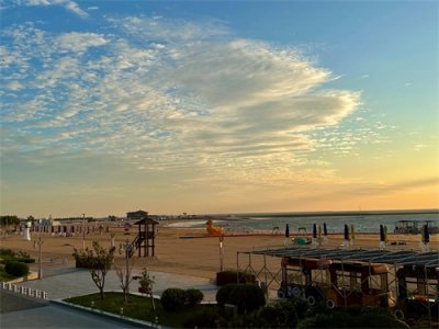 ​中国最大最著名的人造沙滩景区 您来过吗？观赏日出日落最佳去处