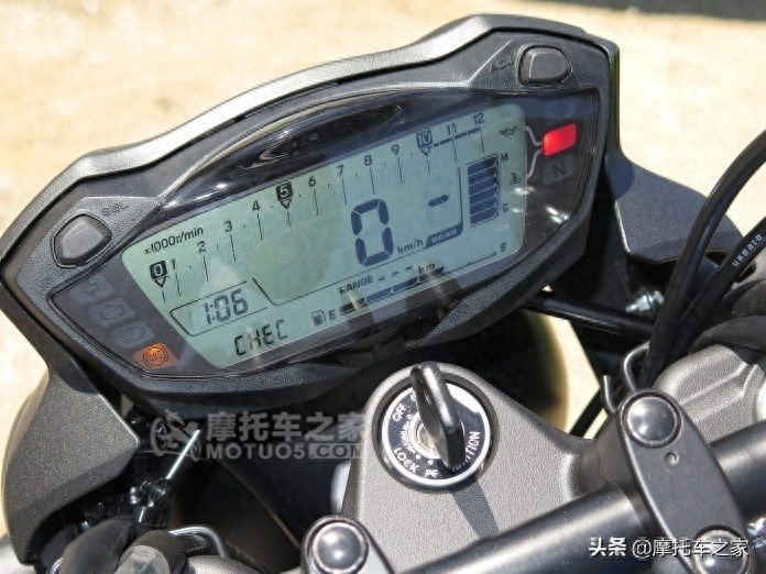 颜值爆表的中量级街车铃木SV650,最大扭矩64牛米