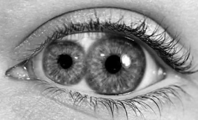 ​什么是双瞳孔？历史上有8个人拥有此种眼睛，不是圣人就是帝王