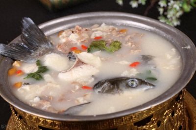 ​鱼腥味去不掉？老张师傅亲授3步去腥法，鲜到汤汁一滴不剩！