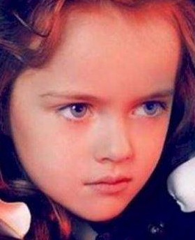 俄罗斯一名只有8岁女孩，竟被称为是“世界最小女模特”