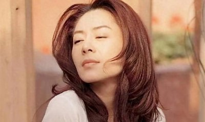 ​喻可欣：和刘德华签过婚书，分手后曝华仔私密事，爱而不得太痴狂