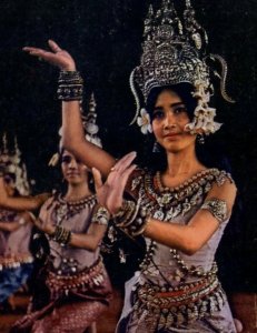 ​柬埔寨王室的情史才是活色生香，拉玛十世望尘莫及