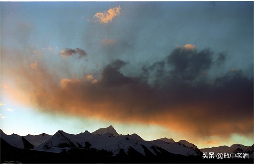1996年的长江源头，唐古拉山脉主峰各拉丹东雪山