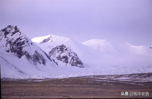 1996年的长江源头，唐古拉山脉主峰各拉丹东雪山