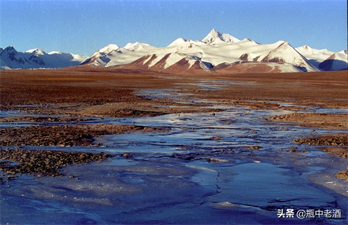 1996年的长江源头，唐古拉山脉主峰各拉丹东雪山