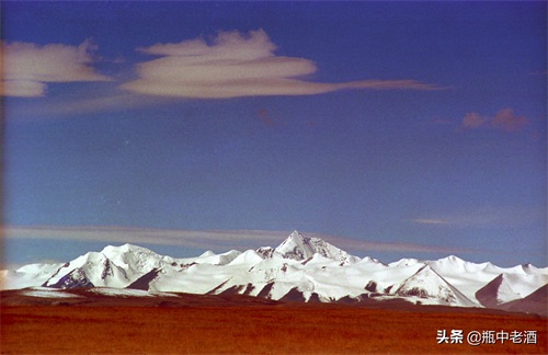 1996年的长江源头，唐古拉山脉主峰各拉丹东雪山