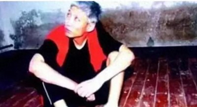 ​刘涌被执行死刑前说，挣得家业够妻儿用几辈子，亲属开大奔来送行