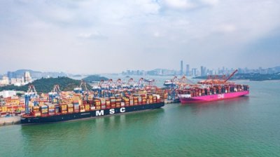 ​新纪录！厦门港嵩屿码头迎来本年度第100艘20万吨级集装箱船舶