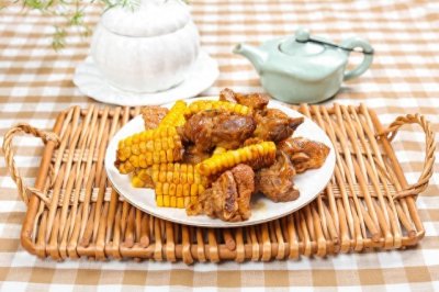 ​玉米排骨怎么炖好吃又简单，玉米何时放大有讲究