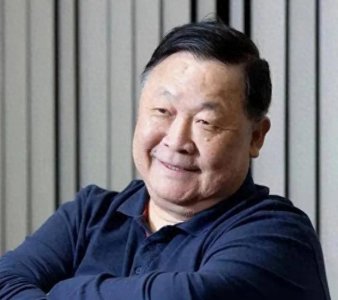 ​＂TVB金牌绿叶秦煌婚外情大揭秘：20年不正当关系，家庭破裂悲剧＂