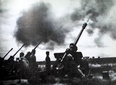 ​1960年，美国总统艾森豪威尔窜访台湾，中国：七万发炮弹伺候