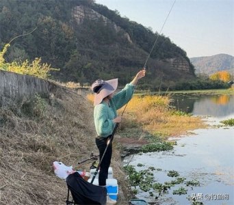 ​冬季钓鱼，坐南岸还是坐北岸？选对位置，鱼获翻一倍！