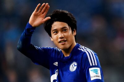 ​内田笃人的偶像光环之下，是压力大到濒临自杀和越缠越厚的绷带