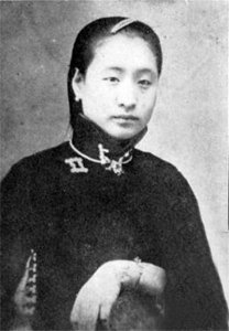 ​小凤仙晚年痴呆，死前紧攥蔡锷的照片，蔡锷儿子：她是自作多情