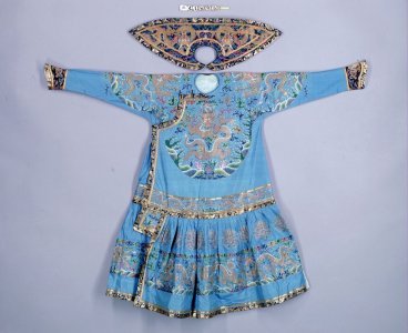 ​传统色彩中的“月白”与“鱼白”